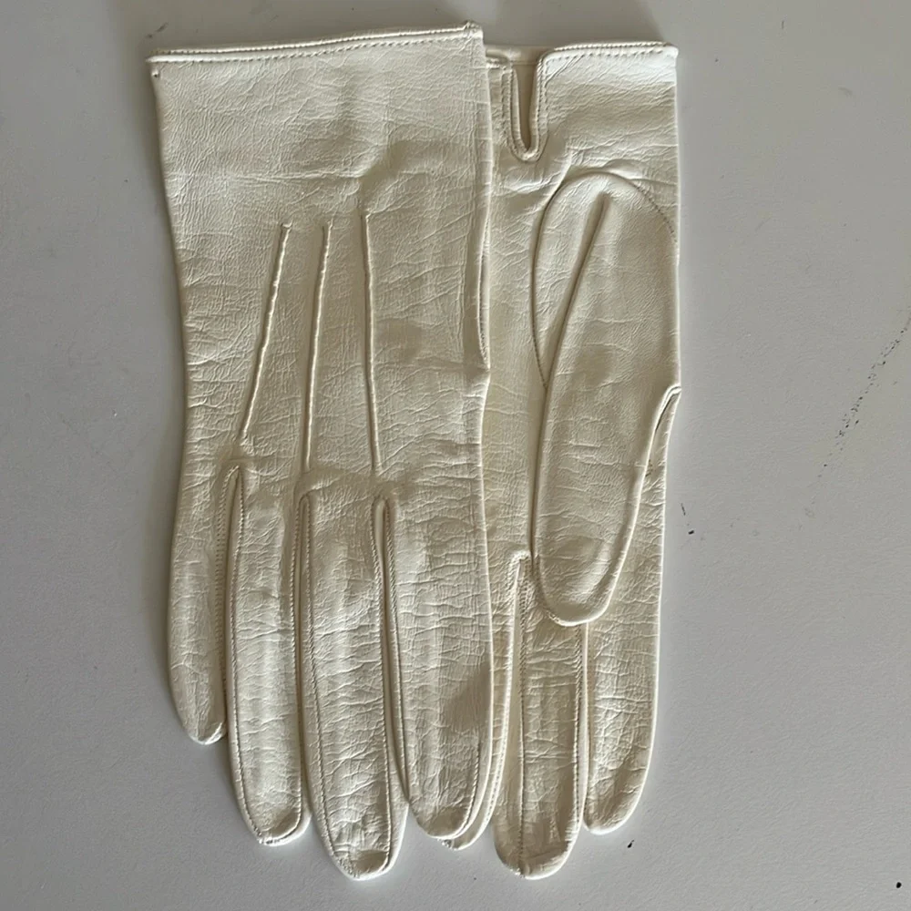 Vintage Madova Ladies cream colored leather gloves. 2 Pairs LIKE NEW